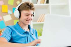 De ce este benefic ca cei mici să se joace pe calculator: adevărul surprinzător