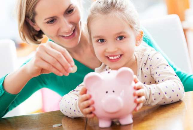Educaţia financiară a copilului începe de acasă