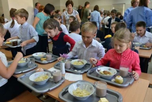 Noile taxe pentru alimentaţia în instituţiile de învăţământ vor fi publicate în Monitorul Oficial
