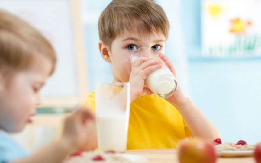 Alimentația copiilor, marea provocare a părinților