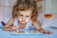 Mama care recunoaște deschis: Mi-am nenorocit copilul cu tableta
