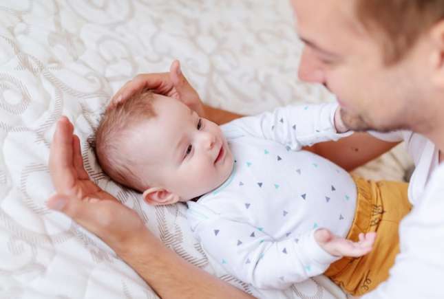 Cum ajutăm bebelușul să vorbească mai repede: 3 cele mai recomandate tehnici de către psihologi