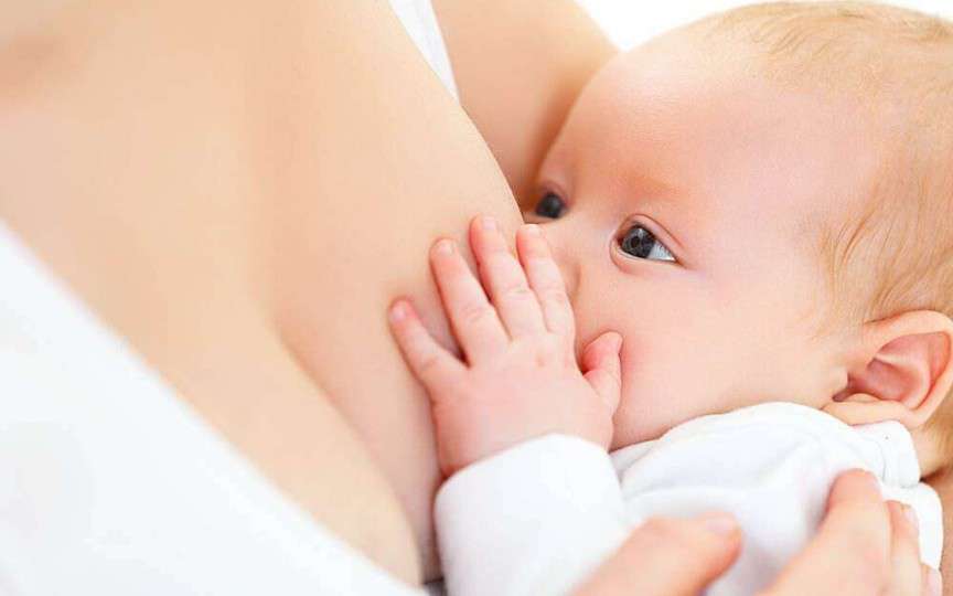 Cele mai frecvente 10 mituri despre alăptare – o listă întocmită de Asociația Română pentru Educație Pediatrică în Medicina de Familie
