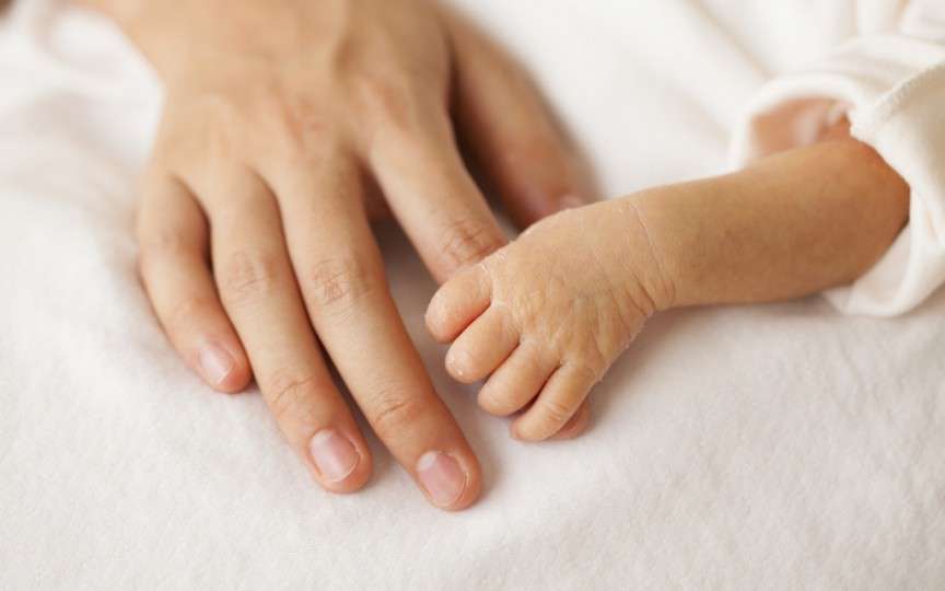 Naștere cu final tragic: Copilul se sufoca de mai bine de o săptămână, iar eu nu o mai simțeam mișcând, dar nimeni nu a reacționat
