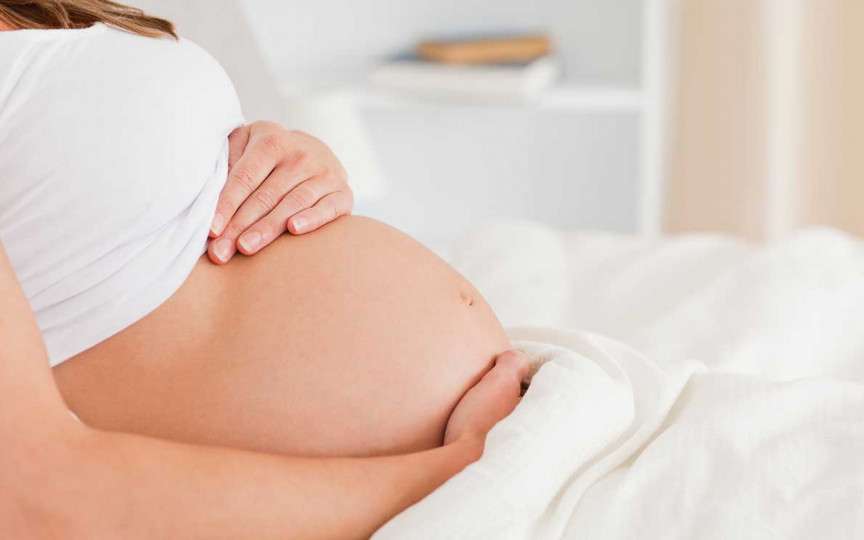 Top 4 întrebări despre ruperea apei – medicul ginecolog răspunde