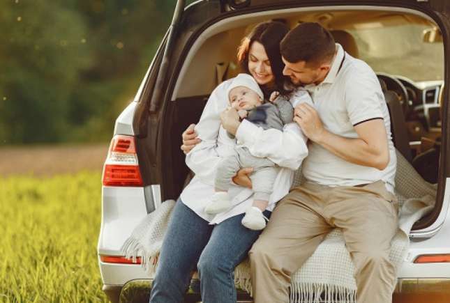 Cu cel mic în vacanță. Ce poți face dacă bebe are rău de mișcare