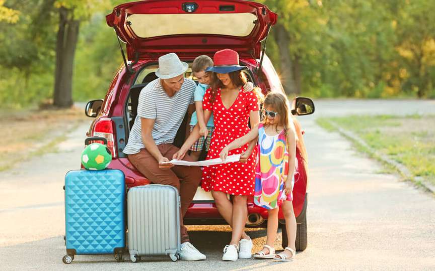 Vacanța cu mașina alături de copii: ghid complet cu sfaturi utile pe grupe de vârstă