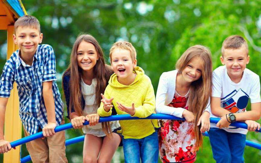 Trucuri simple care te ajută să crești un copil fericit