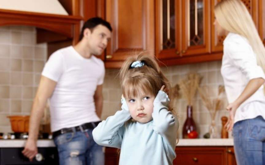 Copiii cu părinți divorțați sunt de două ori mai predispuși îmbolnăvirilor, conform unui studiu