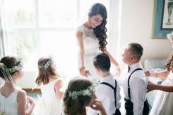 Emoționant: O profesoară și-a invitat elevii la propria nuntă