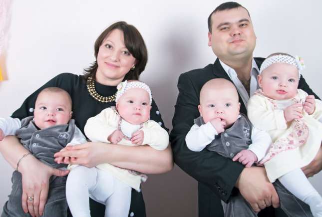 Cvadrupleţii familiei Arseni. Vezi cât de mari au crescut şi ce năzbâtii mai fac