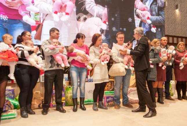 Daruri generoase de Crăciun pentru familiile cu tripleți din țară!