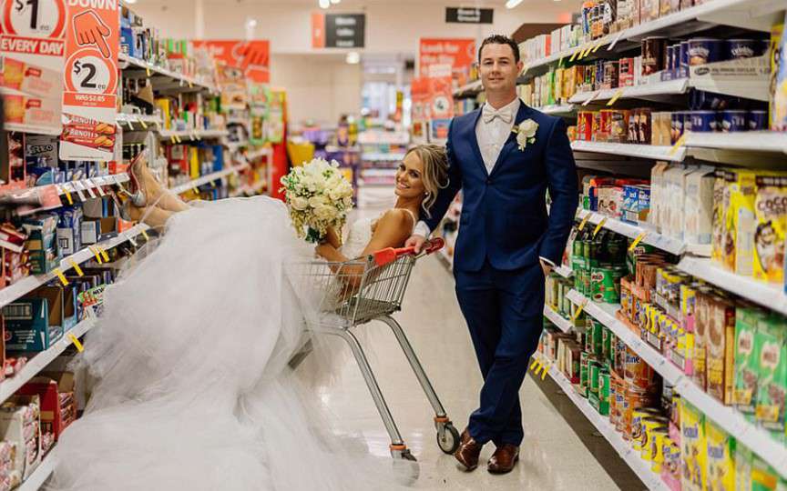 Săgeata lui Cupidon te poate găsi și într-un supermarket. Povestea a doi angajați ai magazinului