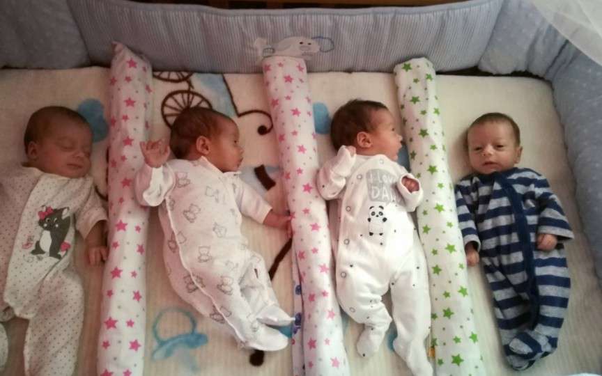Povestea moldovencei care a născut recent cvadrupleți și cum se descurcă: cheltuielile familiei depășesc 500 de lei zilnic
