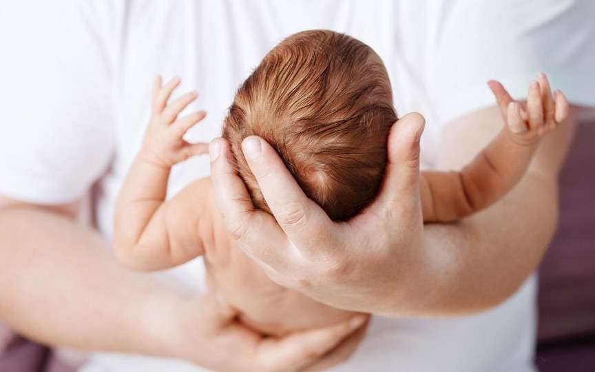 Și-a vândut bebeluşul pe 100 de dolari pentru a cumpăra mâncare familiei