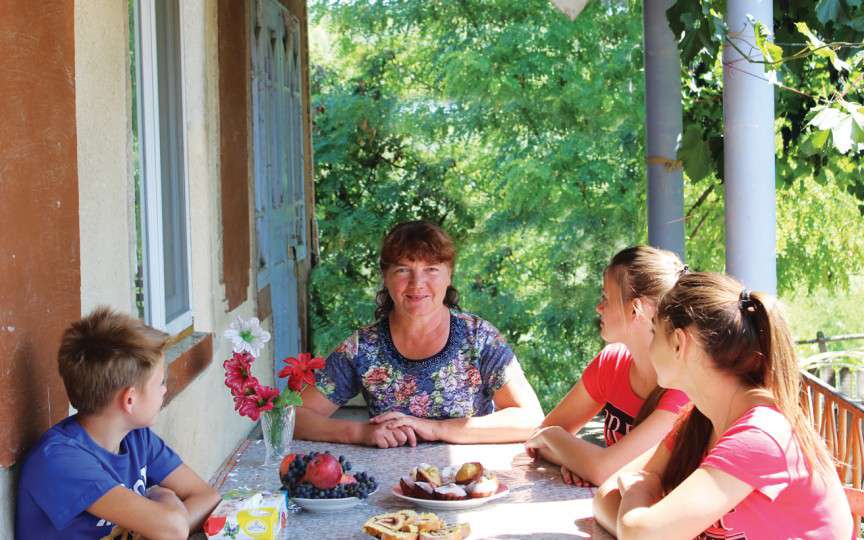 Le oferă amintiri pe viaţă copiilor lipsiţi de grija părintească