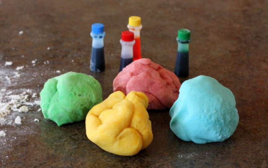 Cum să faci plastilina acasă