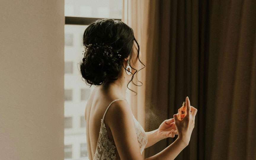 Parfum sau spray de corp: Cum să alegi ce ți se potrivește cel mai bine