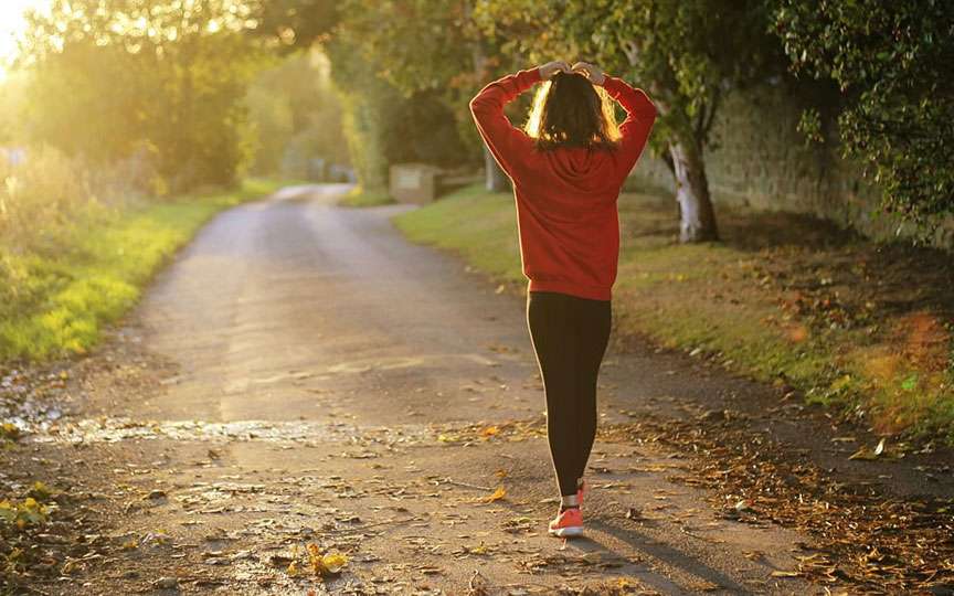 Mersul japonez: 30 de minute care oferă mai multe beneficii decât 10.000 de pași