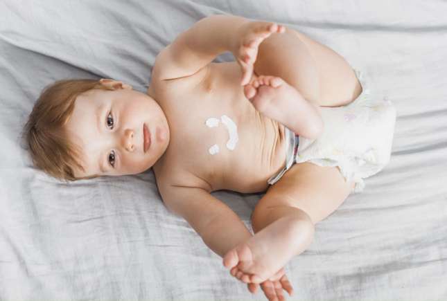 Cum alegi corect crema pentru copii împotriva uscăciunii pielii