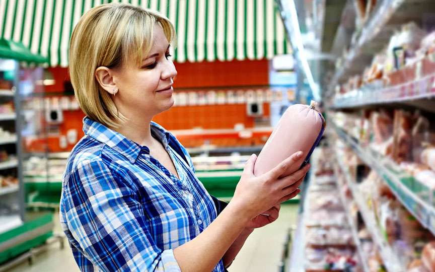 Cei mai nocivi aditivi din mezeluri și fast-food – ce spun nutriționiștii