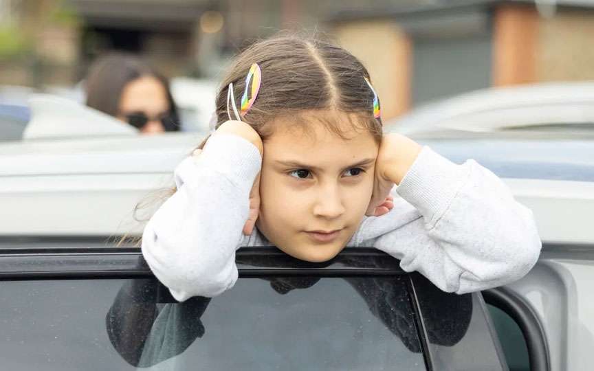 Inamicul invizibil: cum zgomotul urban afectează sănătatea copiilor și ce poți face