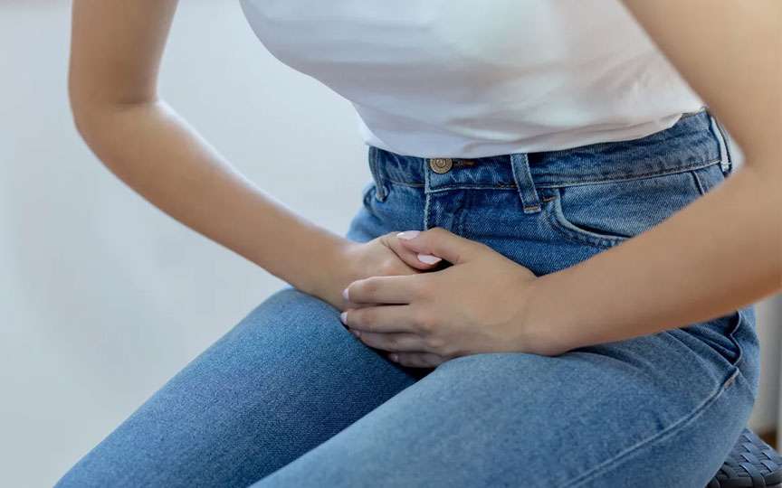 Cistita la femei: cauze, simptome și tratament corect pentru a evita complicațiile