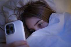 De câte ore de somn au nevoie adolescenții: recomandările neurologilor