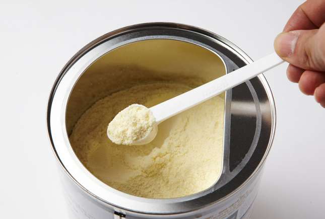 Alertă globală: Nestlé retrage lapte praf pentru sugari din zeci de țări