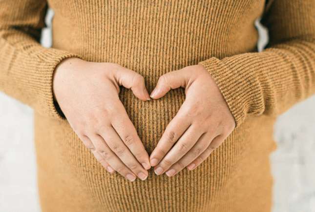 Până la ce vârstă poate fi amânată sarcina? Fertilitate, vârstă și rezerva ovariană