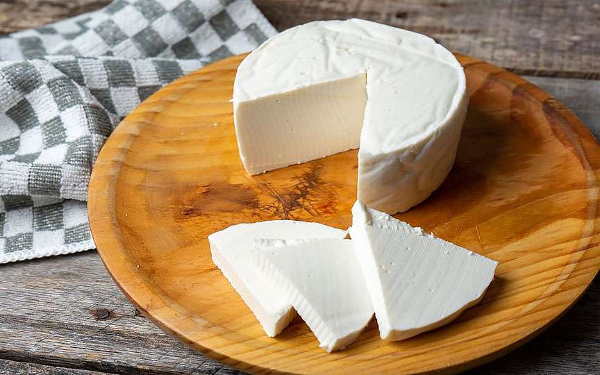 Produsele cu grăsimi vegetale nu pot fi etichetate drept brânză — ce trebuie să știe consumatorii