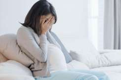 Schimbări hormonale și emoționale în sarcină – cum le gestionezi eficient