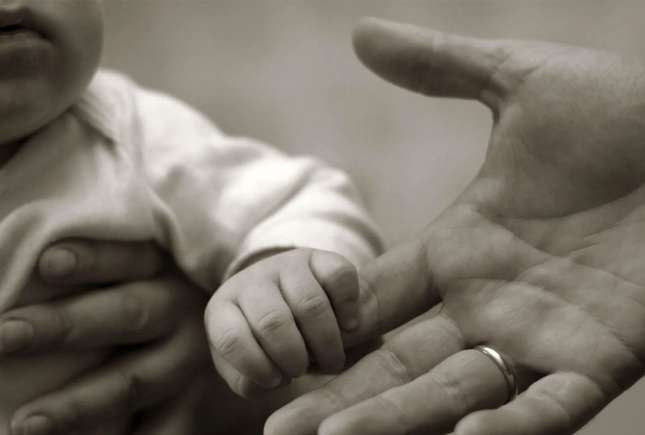 Peste 760 de copii așteaptă adopția în Moldova. Cei mai mari au cele mai mici șanse