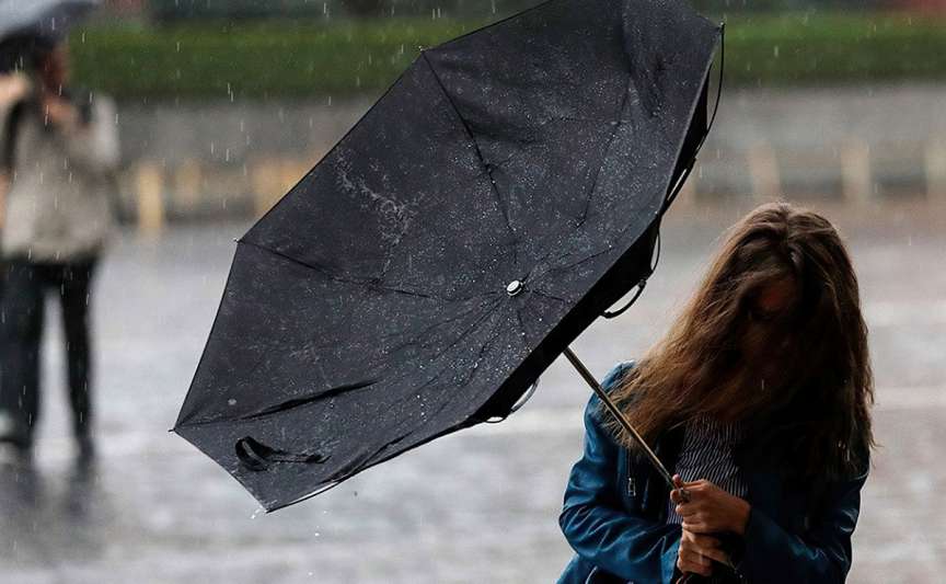 Prognoza meteo 25–27 aprilie: ploi izolate, vânt puternic și înghețuri la sol