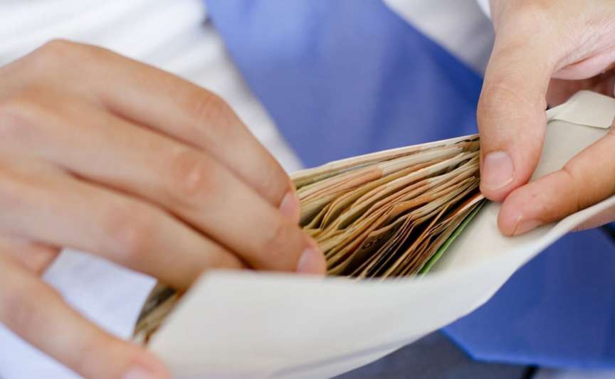 Atenție la cadourile pentru profesori – CNA avertizează asupra riscului de corupție