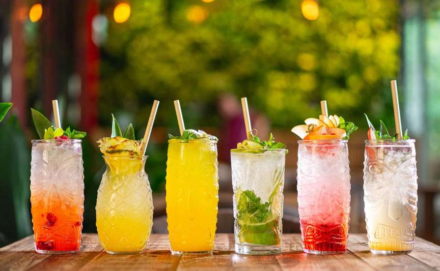 Rețete simple de limonadă de casă – clasică, cu fructe și ierburi aromatice