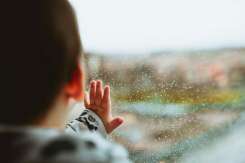 Peste 70 de copii din Chișinău au statut de adoptabilitate și așteaptă o familie
