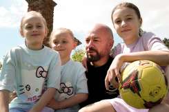 /VIDEO/ Tată de fete: pregătit sau nu pentru ziua în care vor pleca pe drumul lor