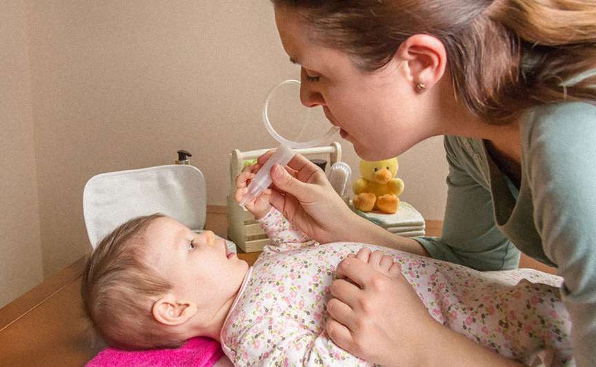 Secrețiile nazale la sugari în timpul erupției dentare: cauze, simptome și metode de ameliorare