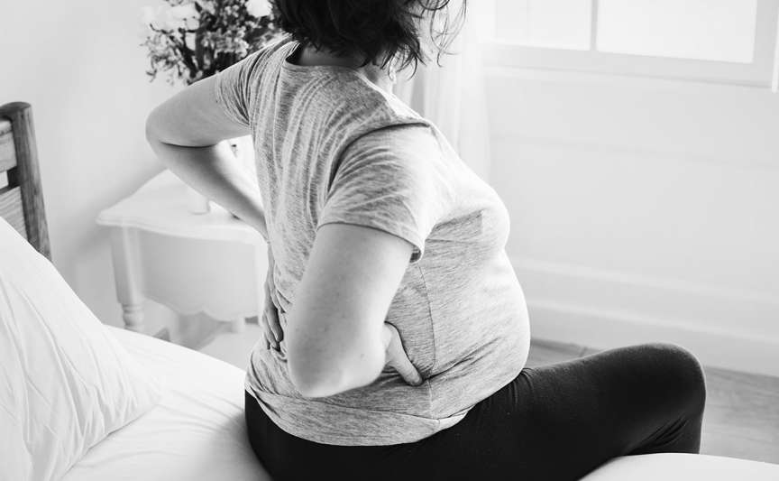 Te dor oasele bazinului în sarcină? Când e normală și când mergi la medic